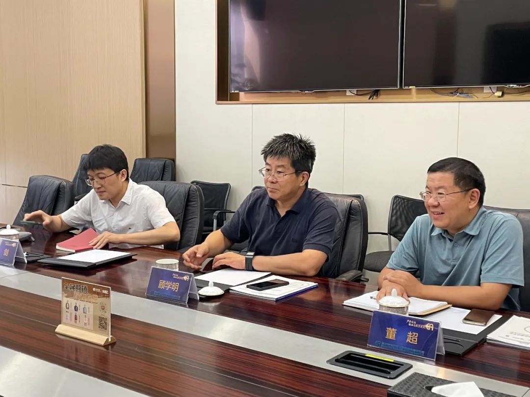 天下政协委员、商务部国际商业经济相助研究院院长顾学明一行到访尊龙凯时调研考察